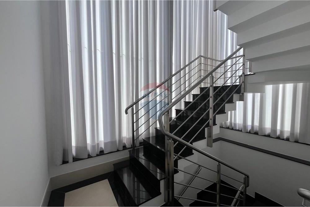 Casa de Condomínio - Alugar - Santana de Parnaíba , São Paulo - escada5.jpeg - 691021032-22