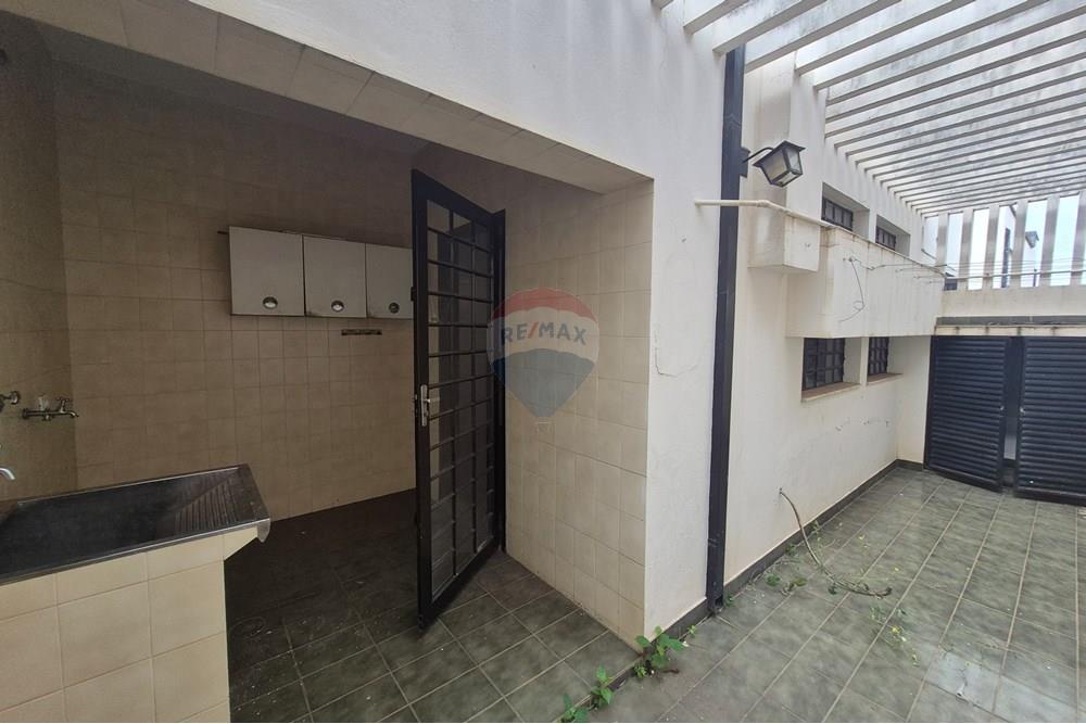 Casa à venda com 5 quartos, 312m² - Foto 25