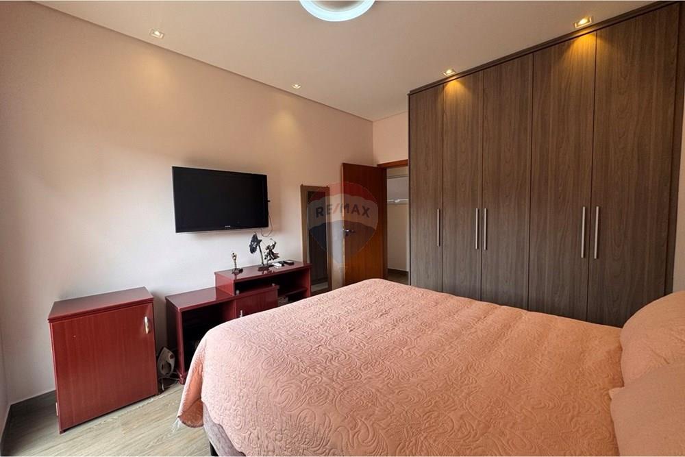 Casa de Condomínio - Venda - Bragança Paulista , São Paulo - photo_5145678160337767377_y.jpg - 690041052-135