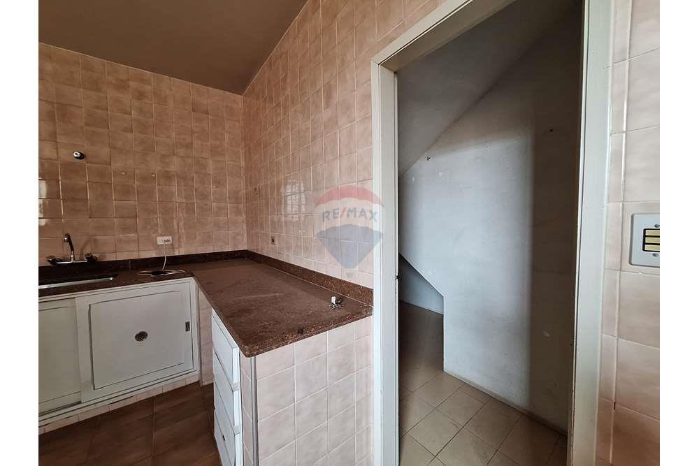 Casa à venda com 6 quartos, 249m² - Foto 52