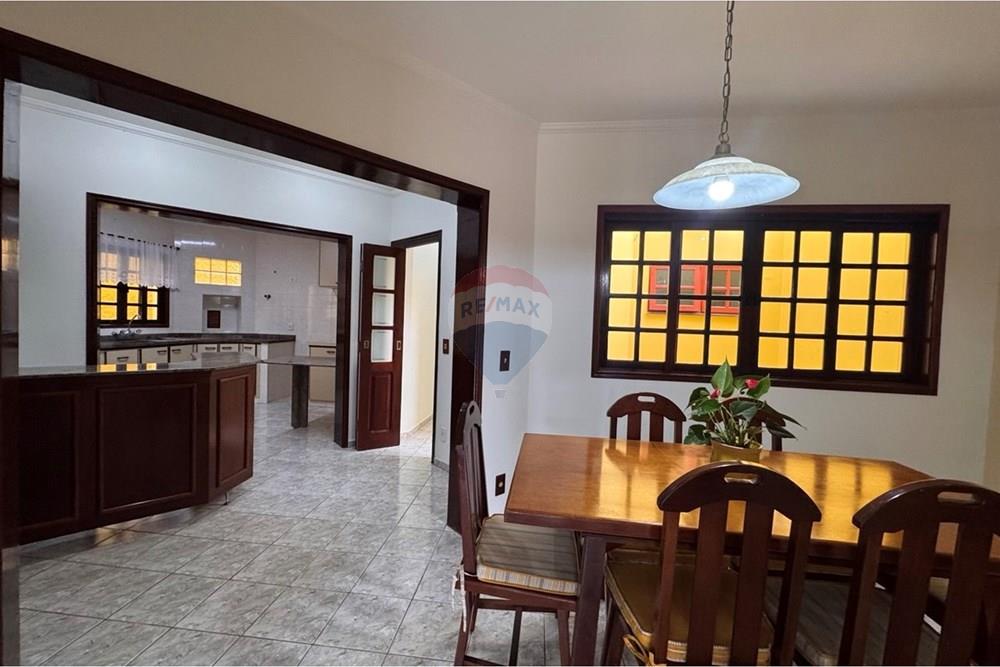 Casa - Venda - Bragança Paulista , São Paulo - photo_2026-01-28_15-30-29.jpg - Sala de jantar - 690041052-136