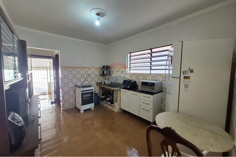 Casa à venda com 5 quartos, 183m² - Foto 11