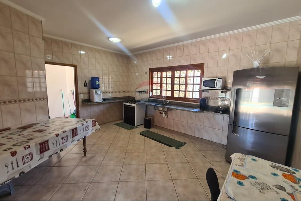 Casa para alugar com 3 quartos, 343m² - Foto 50