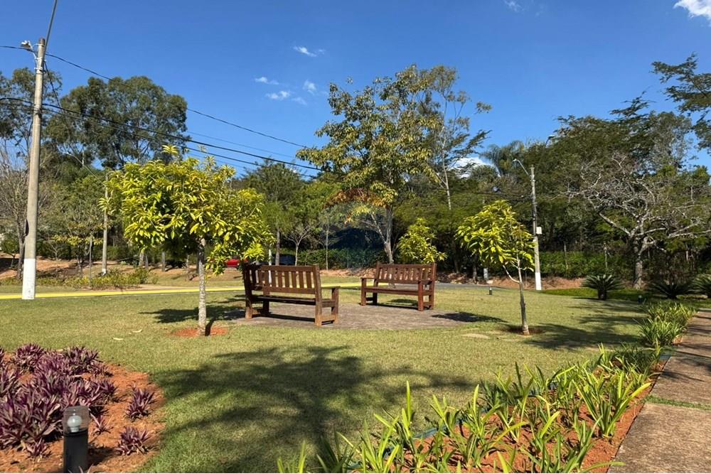 Casa de Condomínio - Venda - Valinhos , São Paulo - praça 1.jpg - 691091001-222