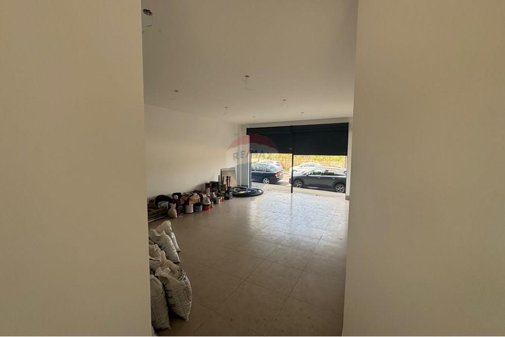 Cj. Comercial/ Sala - Alugar - Valinhos , São Paulo - WhatsApp Image 2025-10-16 at 15.02.31.jpeg - 691091011-96