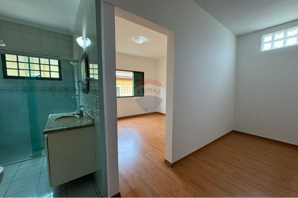 Casa - Alugar - Valinhos , São Paulo - 6e2e251a-3fe2-444f-8100-470bfe551bfe.jpg - 691091001-228