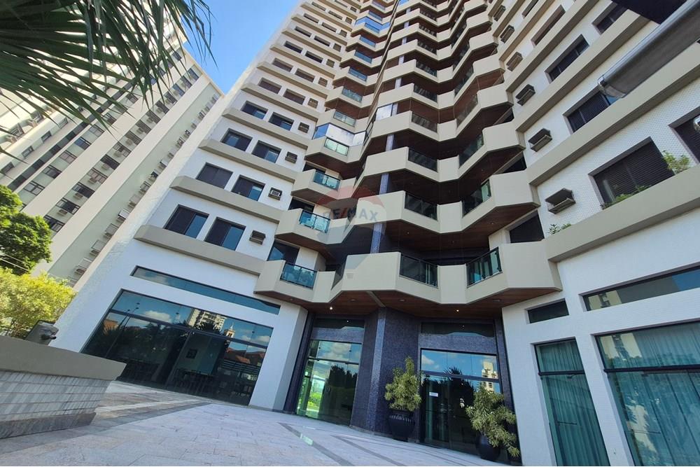 Apartamento à venda com 4 quartos, 221m² - Foto 3