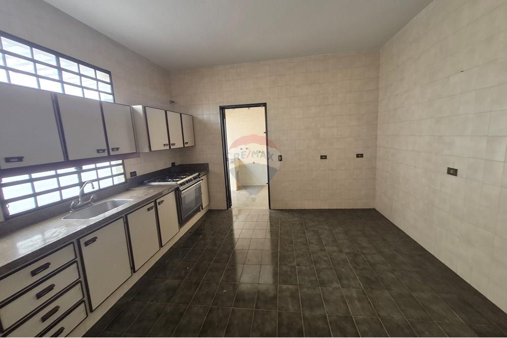 Casa à venda com 5 quartos, 312m² - Foto 22