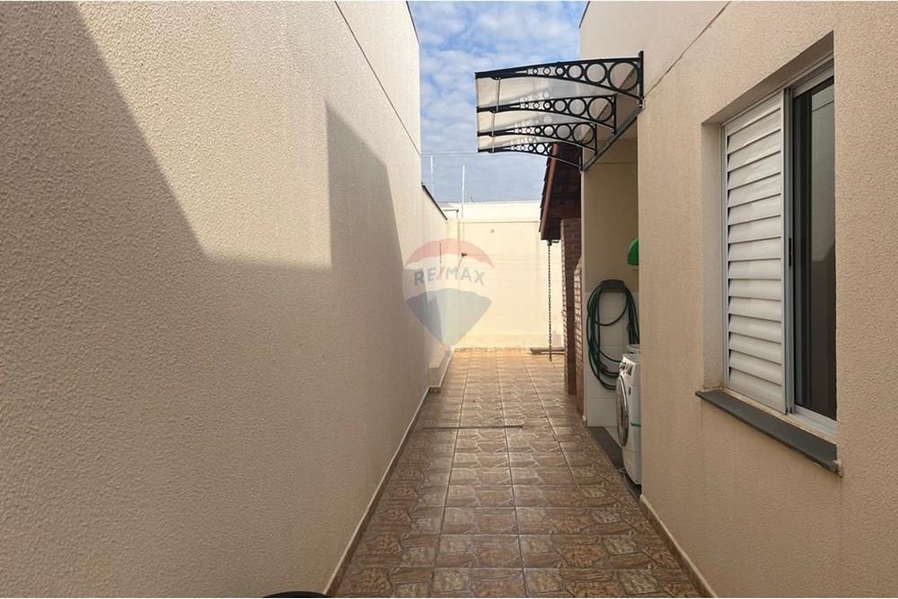 Casa para alugar com 2 quartos, 60m² - Foto 13
