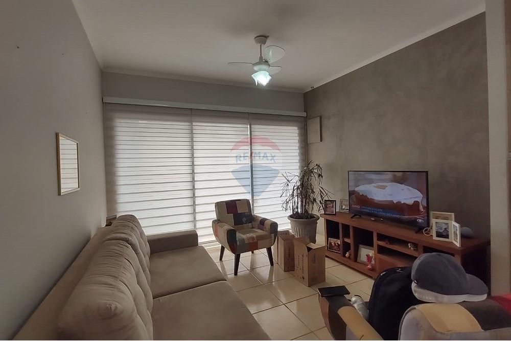 Casa para alugar com 2 quartos, 120m² - Foto 1