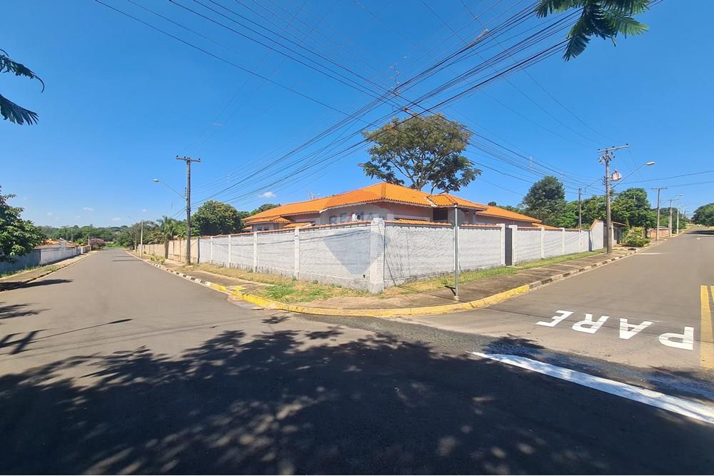 Casa para alugar com 3 quartos, 343m² - Foto 4