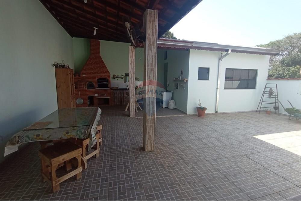 Casa à venda com 4 quartos, 199m² - Foto 2