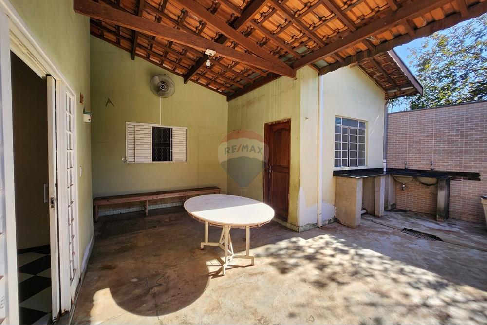 Casa à venda com 5 quartos, 256m² - Foto 29