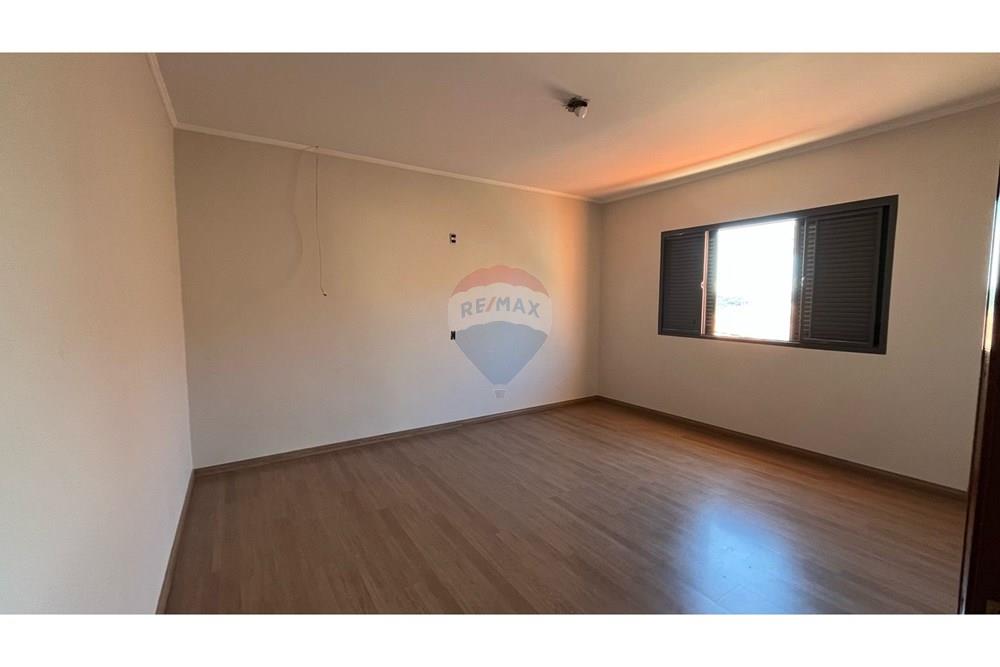 Casa - Alugar - Atibaia , São Paulo - WhatsApp Image 2025-02-28 at 07.09.24.jpeg - Garagem - 690471141-75