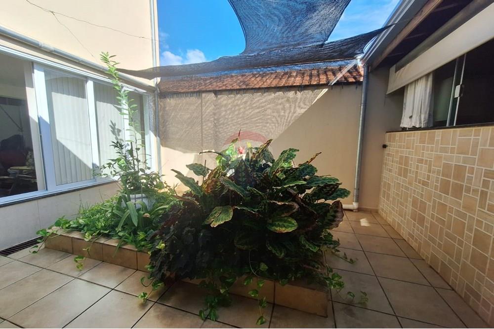 Casa à venda com 2 quartos, 144m² - Foto 26