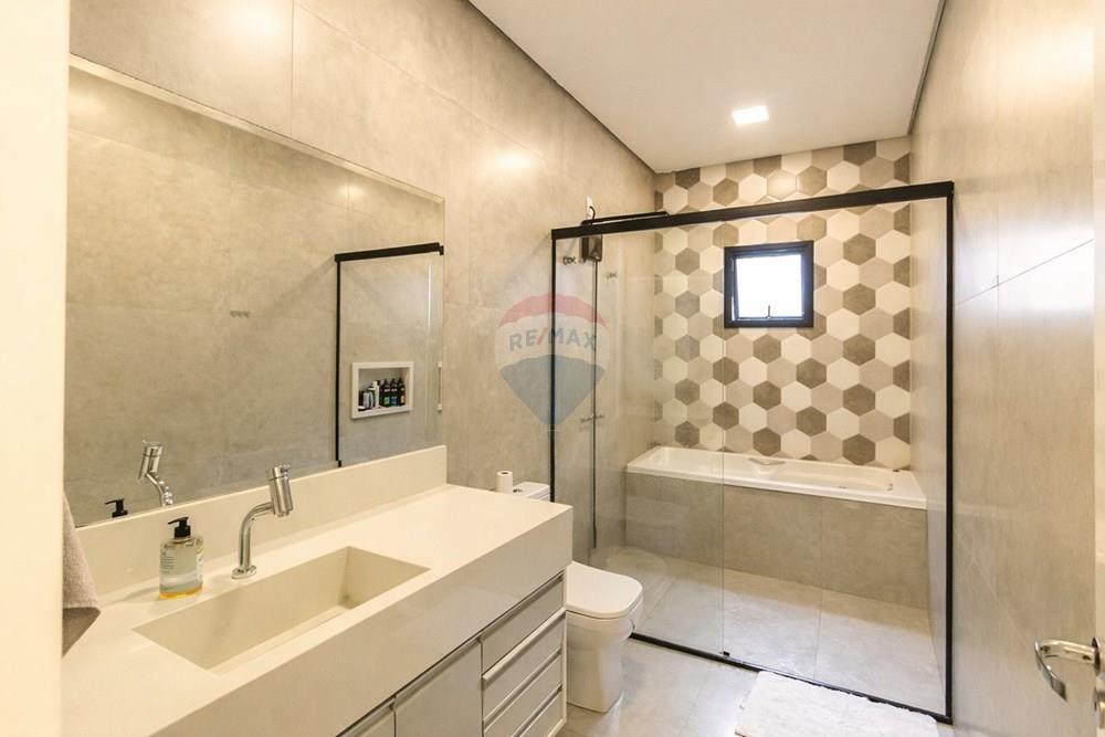 Casa de Condomínio - Venda - Indaiatuba , São Paulo - Banheiro moderno com área dividida.jpg - Banheiro - 690651013-58