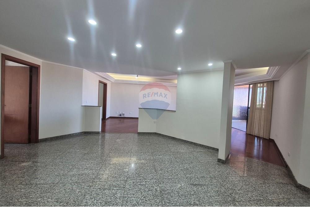 Apartamento à venda com 4 quartos, 221m² - Foto 44