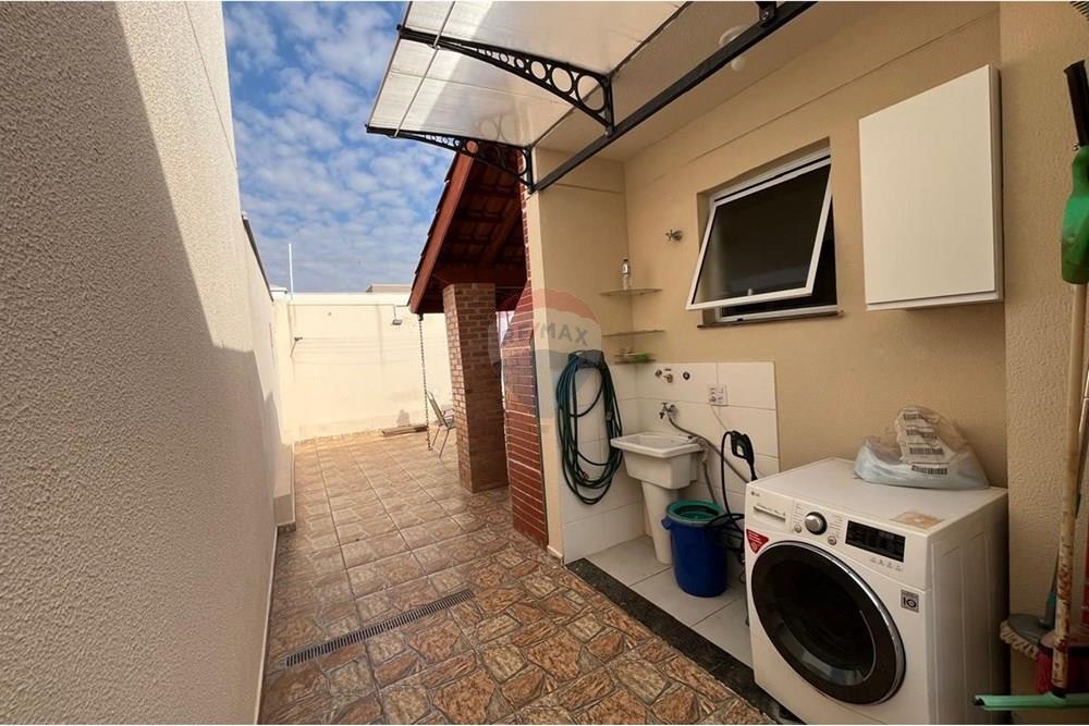 Casa para alugar com 2 quartos, 60m² - Foto 15