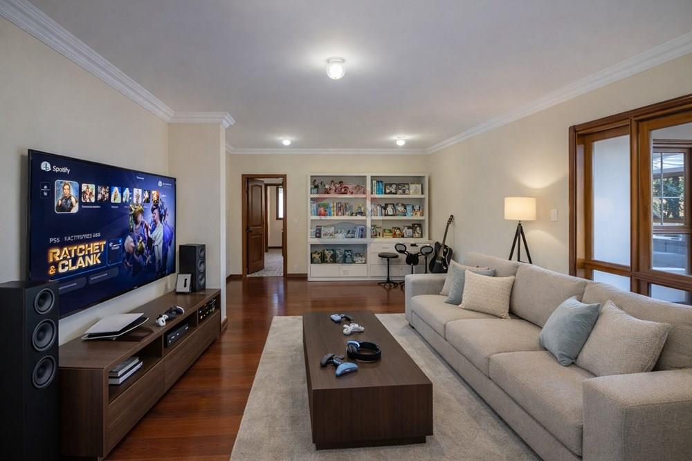 Casa de Condomínio - Venda - Valinhos , São Paulo - Sala de família com tecnologia e diversão.jpg - 690851011-438