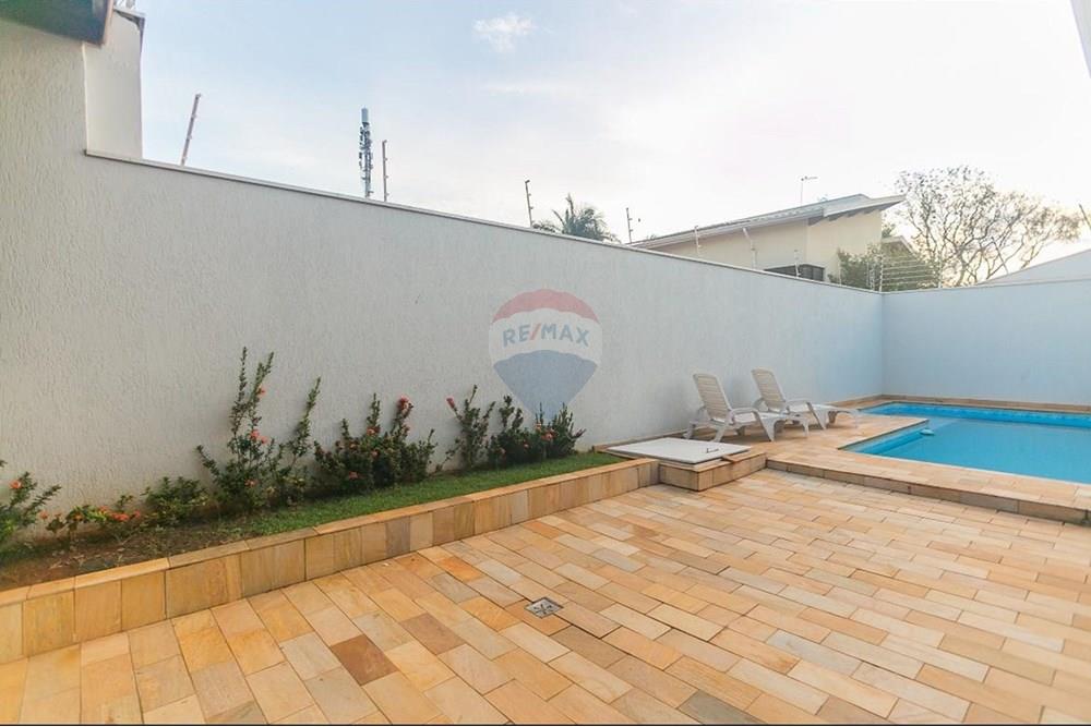 Casa para alugar com 5 quartos, 450m² - Foto 18