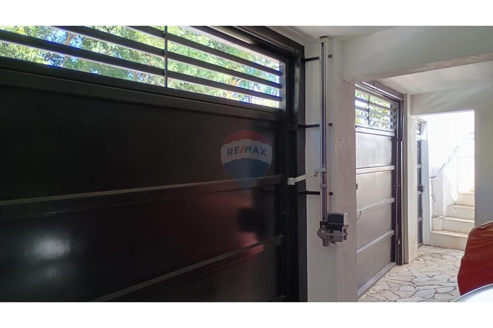 Casa à venda com 3 quartos, 256m² - Foto 4
