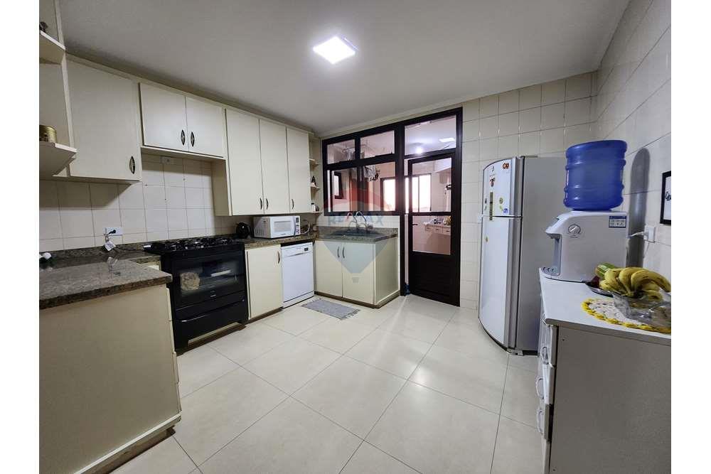 Apartamento à venda com 3 quartos, 157m² - Foto 8