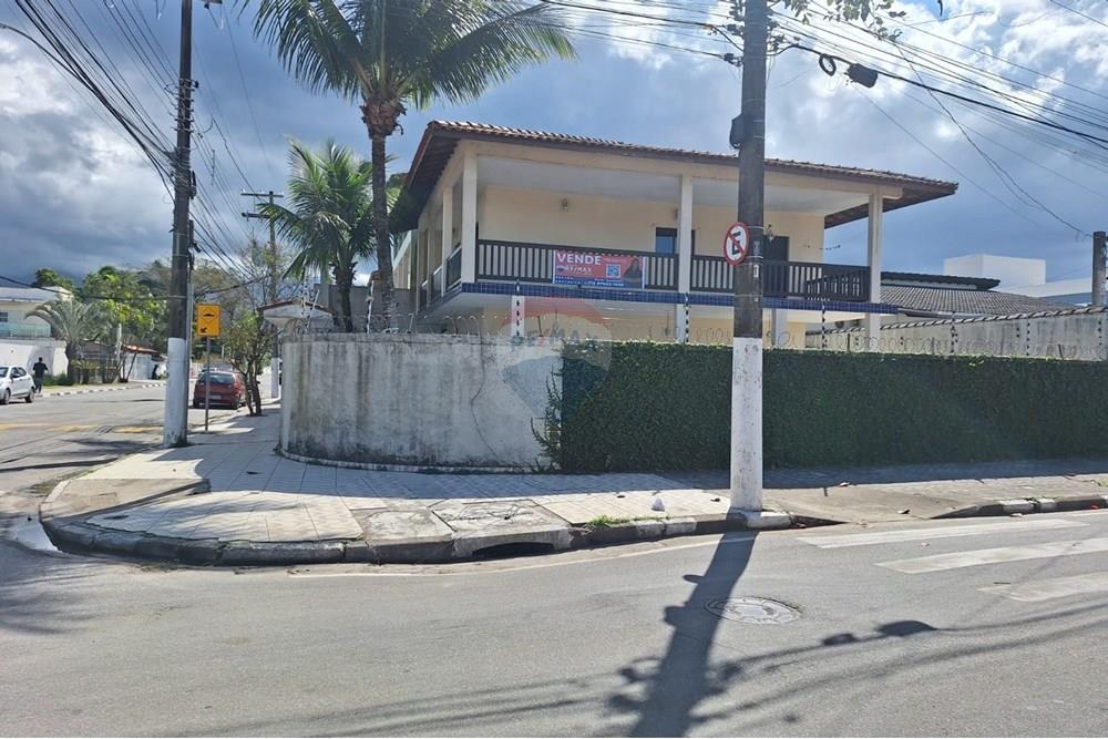 Sobrado - Venda - Bertioga , São Paulo - sobrado-a-venda-no-centro-de-bertioga-com-3-quartos-e-1-suites-50m-da-praia-remax-690341014-14-corretora-paula-jacometti-foto52. - 690341014-18