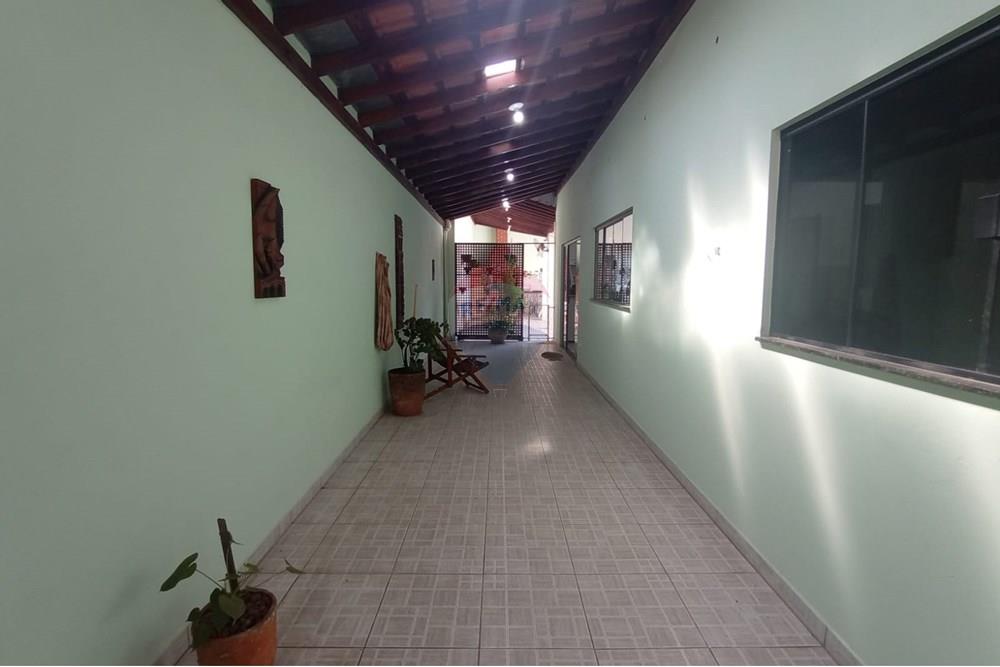 Casa à venda com 4 quartos, 199m² - Foto 13