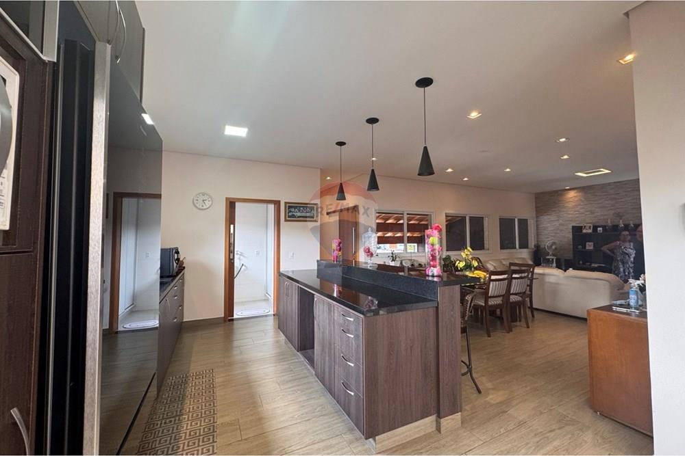 Casa de Condomínio - Venda - Bragança Paulista , São Paulo - photo_5145678160337767370_y.jpg - 690041052-135