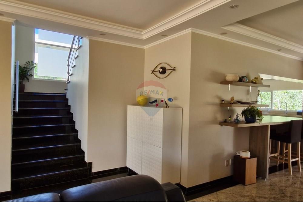 Casa de Condomínio - Alugar - Valinhos , São Paulo - Escada.jpeg - 690851002-144