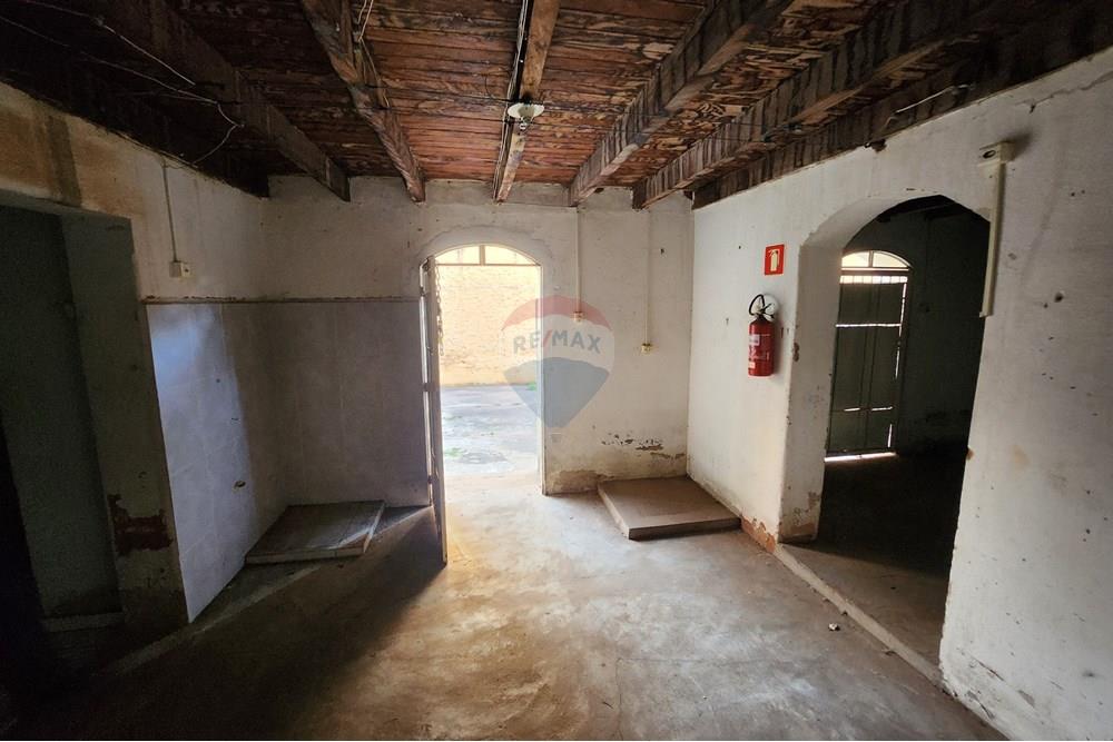 Prédio Inteiro para alugar com 3 quartos, 146m² - Foto 35