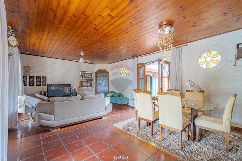 Casa - Venda - Americana , São Paulo - Casa à venda na Praia dos Namorados em Americana com acesso à represa, casa de barcos, piscina,  (13).jpg - Sala de estar - 690231077-36