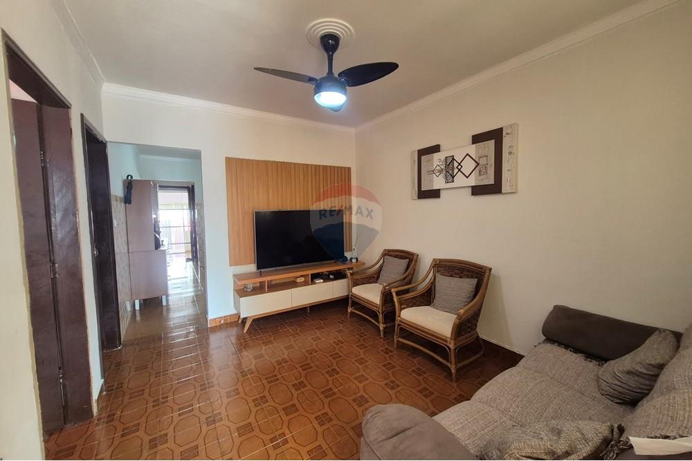Casa à venda com 5 quartos, 183m² - Foto 1