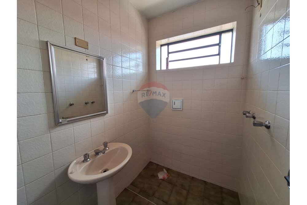 Casa à venda com 6 quartos, 249m² - Foto 18