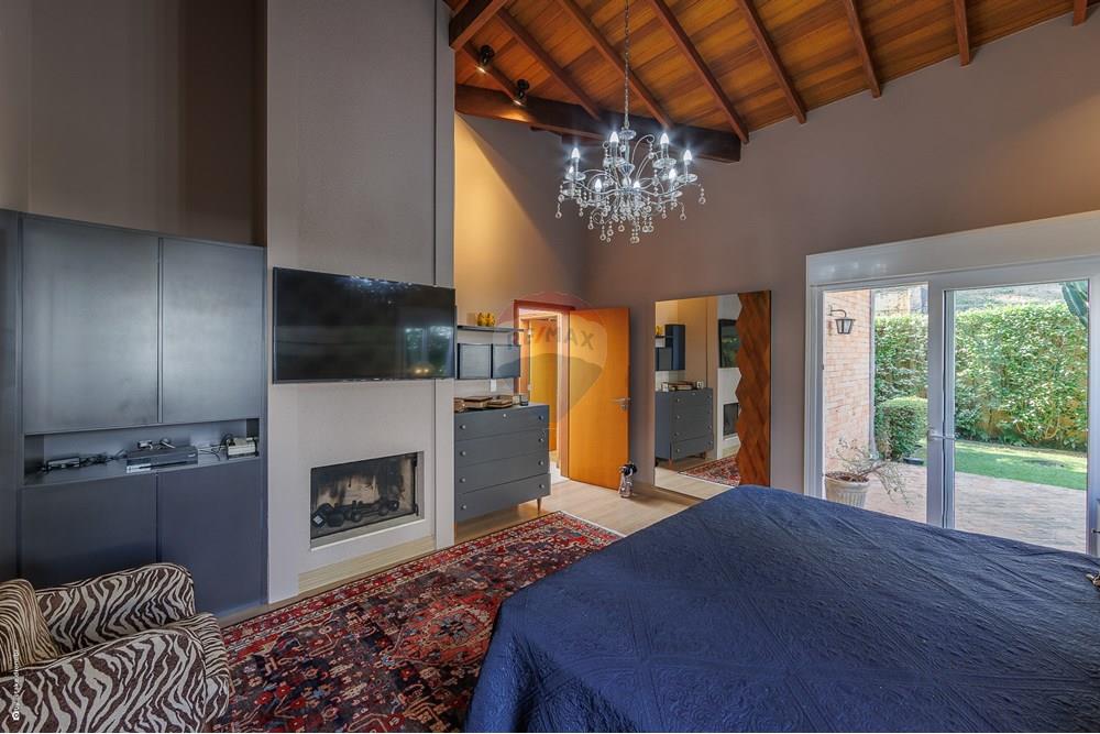 Casa de Condomínio - Venda - Vinhedo , São Paulo - quarto casal lareira.jpg - 690941020-66