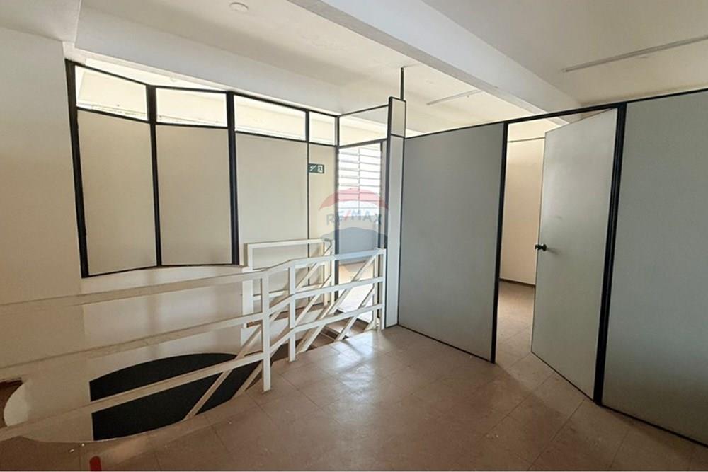 Ponto Comercial/ Loja - Alugar - Valinhos , São Paulo - IMG-20250527-WA0042.jpg - 691091004-11