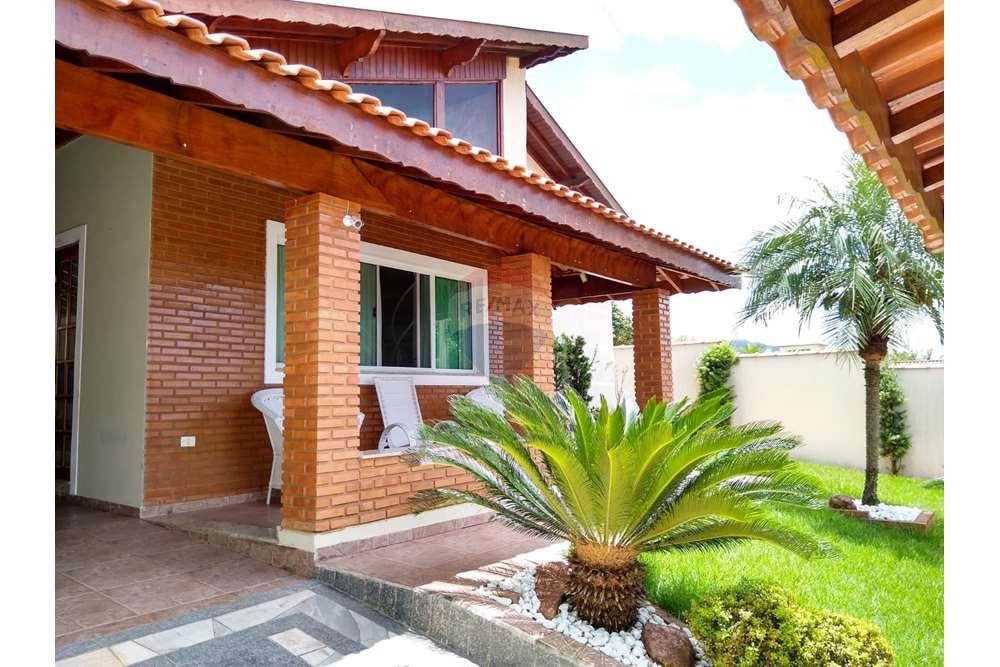 Casa à venda com 4 quartos, 243m² - Foto 3