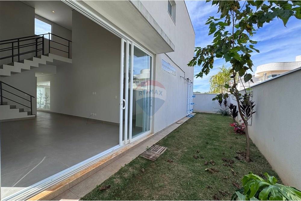 Casa de Condomínio - Venda - Bragança Paulista , São Paulo - photo_8_2025-05-22_12-11-11.jpg - Jardim Interno - 690041018-290