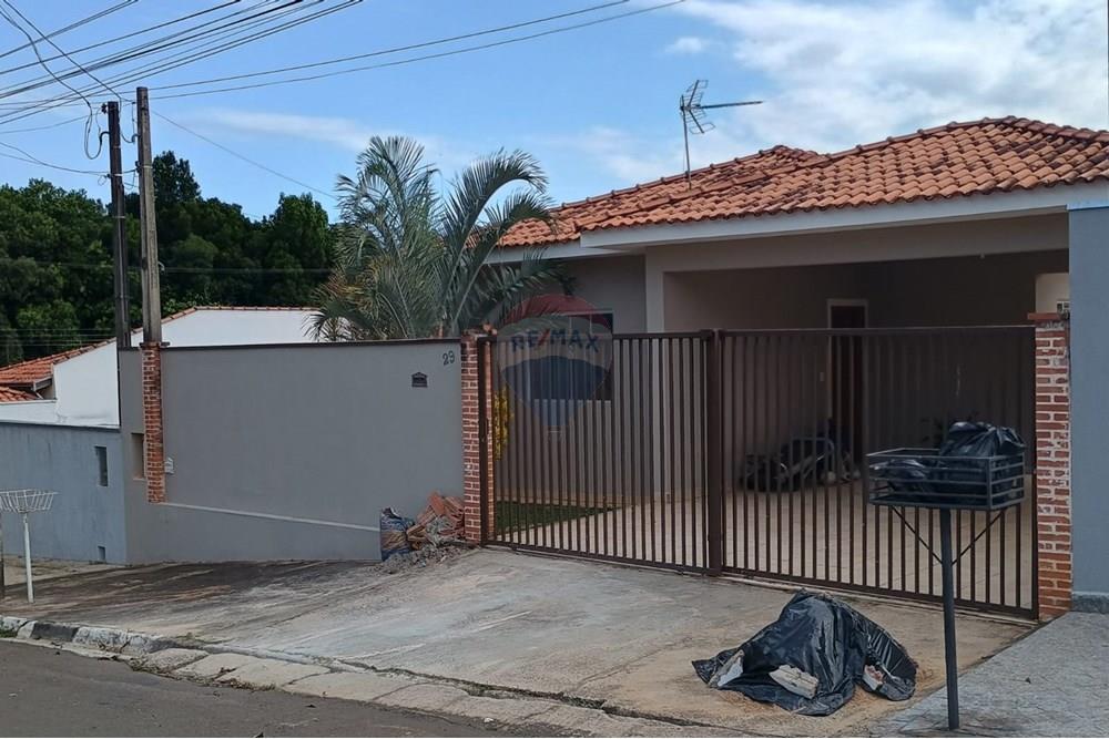Casa para alugar com 2 quartos, 98m² - Foto 1