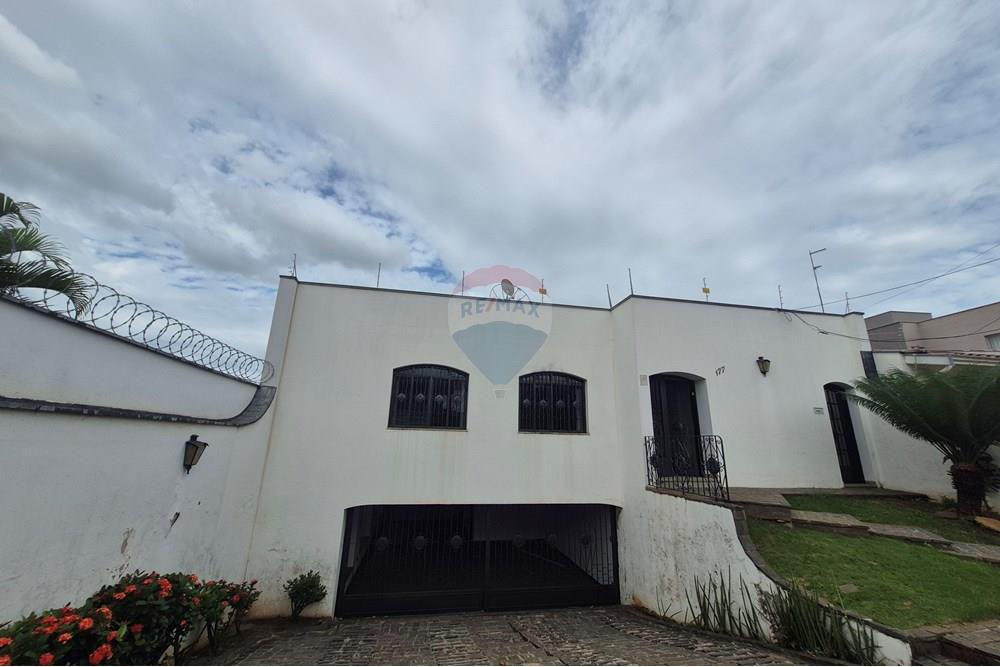 Casa à venda com 5 quartos, 312m² - Foto 5