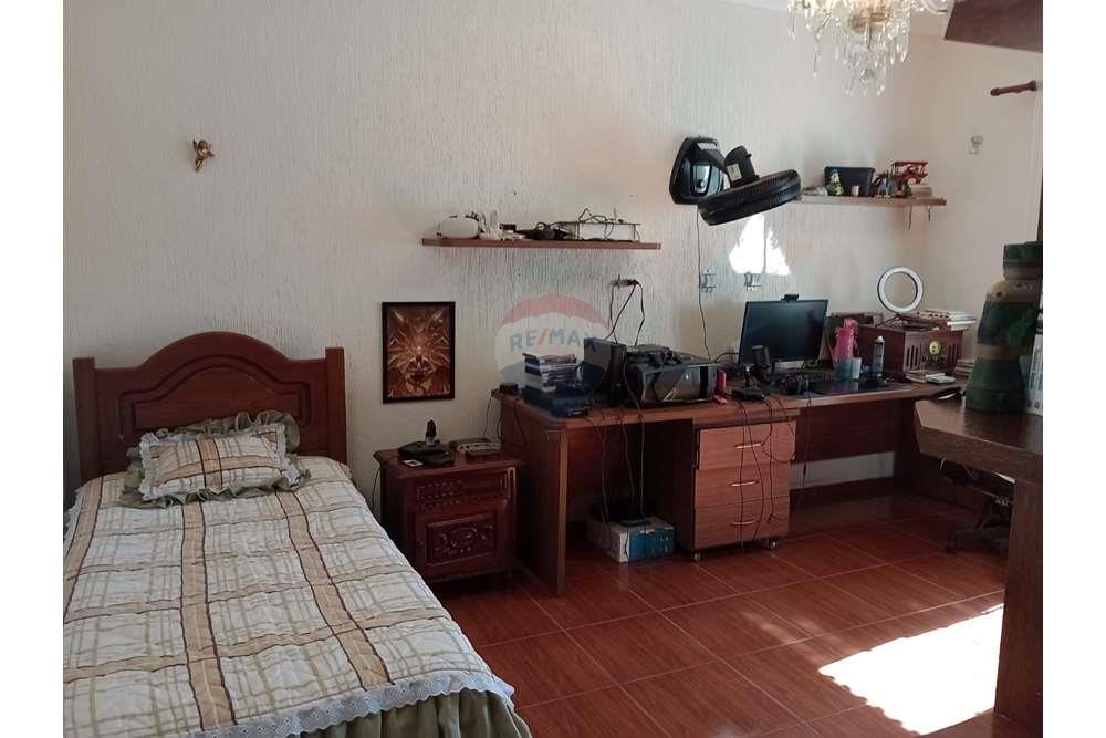 Casa à venda com 5 quartos, 199m² - Foto 25