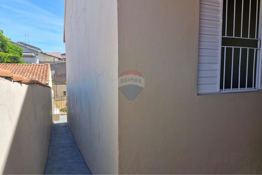 Casa - Alugar - Valinhos , São Paulo - Corredor lateral.jpeg - 690851002-145
