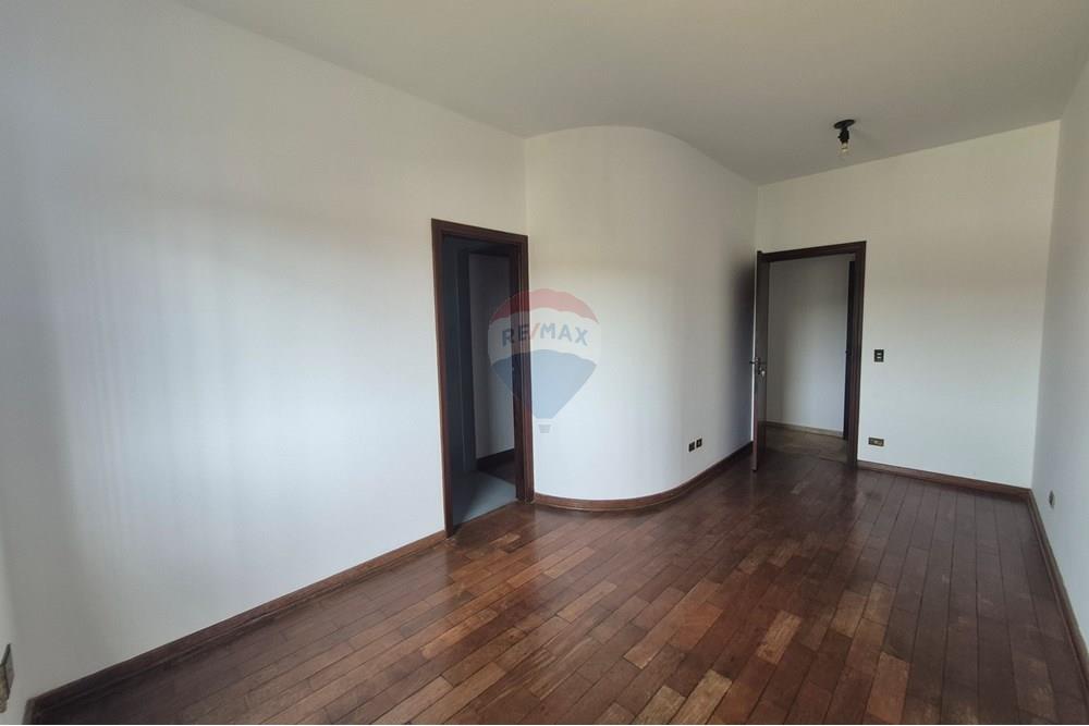 Casa à venda com 5 quartos, 312m² - Foto 27