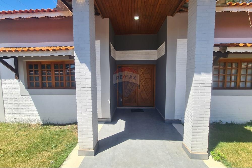 Casa para alugar com 3 quartos, 343m² - Foto 2