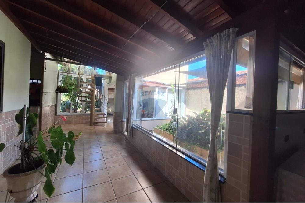 Casa à venda com 2 quartos, 144m² - Foto 27