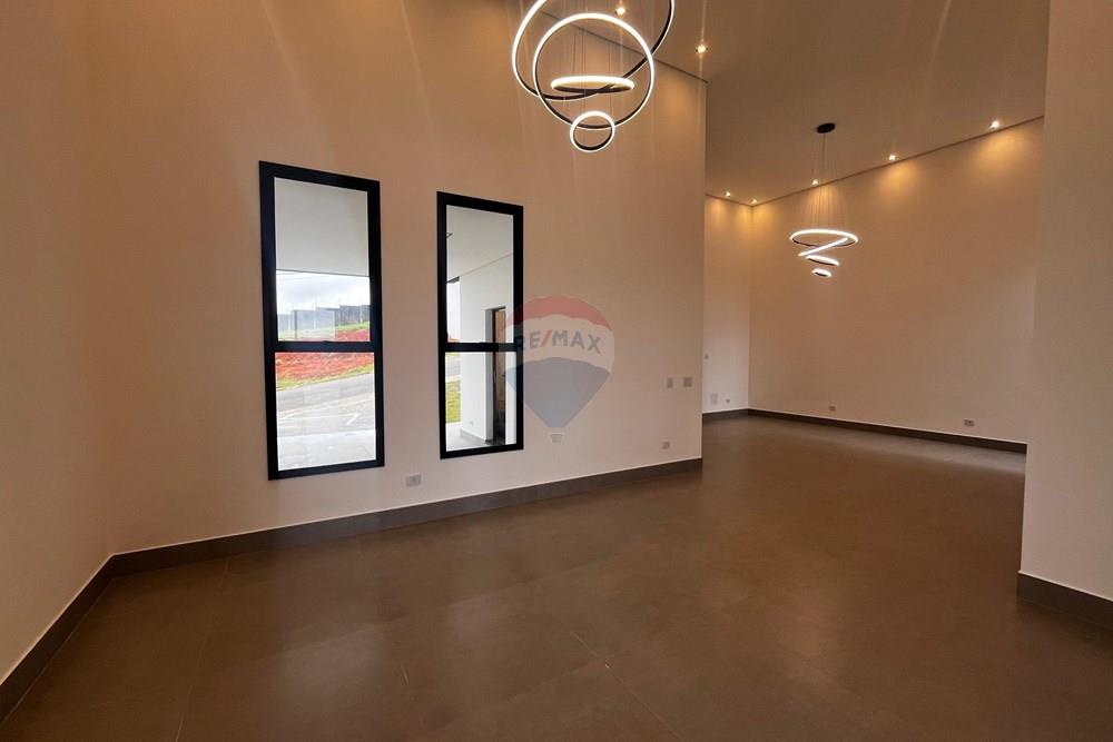 Casa de Condomínio - Venda - Bragança Paulista , São Paulo - WhatsApp Image 2026-03-18 at 10.04.05.jpeg - Sala de estar - 690041213-10