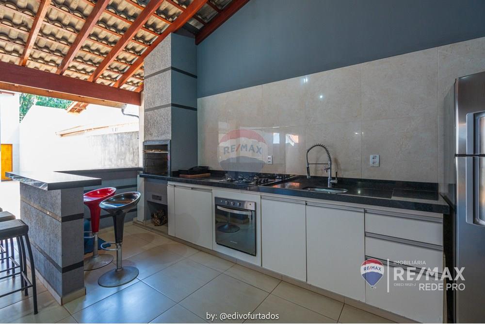 Casa - Venda - Valinhos , São Paulo - EDI09704EDIVO FURTADO SILVA - RG98002306022 SSPCE - CLAUDETE CAIM - PARQUE DAS COLINAS - REMAX REDE PRO - 690851008-547.jpg - 690851008-547