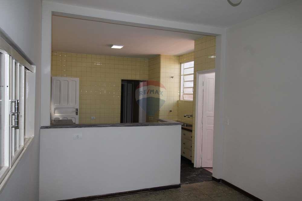 Casa para alugar com 3 quartos, 242m² - Foto 13