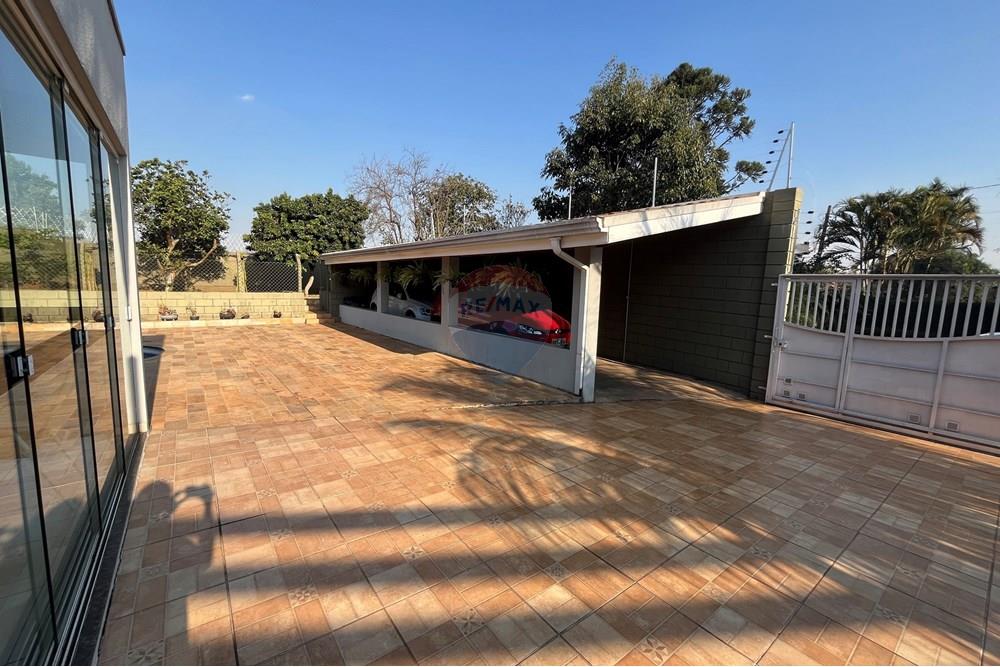 Chácara / Sítio / Fazenda - Venda - Cosmópolis , São Paulo - garagem coberta.JPG - 690511309-2