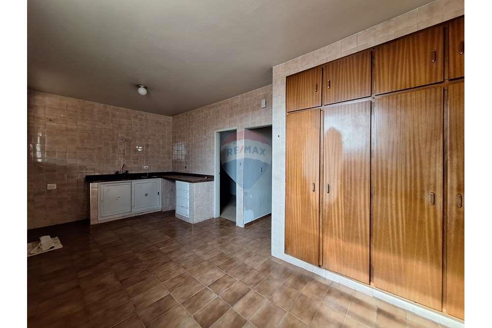 Casa à venda com 6 quartos, 249m² - Foto 50